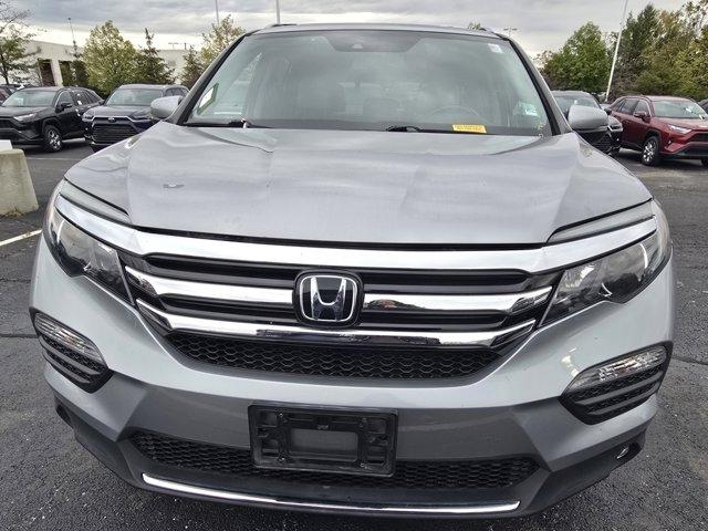 Photo of 2017 Gray Honda Pilot
