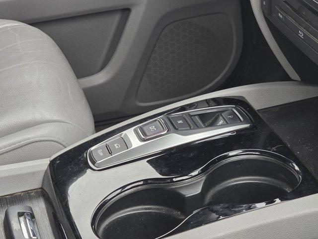 Photo of 2017 Gray Honda Pilot