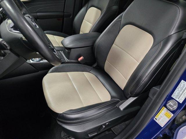 Photo of 2022 Atlas Blue Metallic Ford Escape