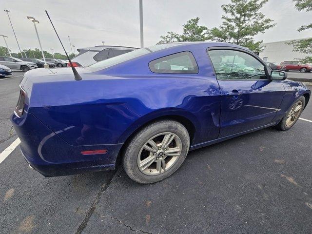 Photo of 2014 Blue Metallic Ford Mustang