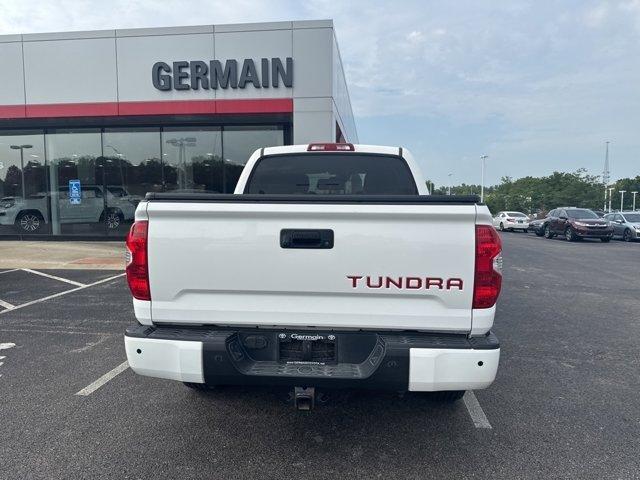 Photo of 2019 White Toyota Tundra