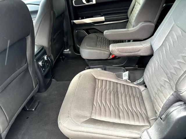 Photo of 2021 Agate Black Metallic Ford Explorer