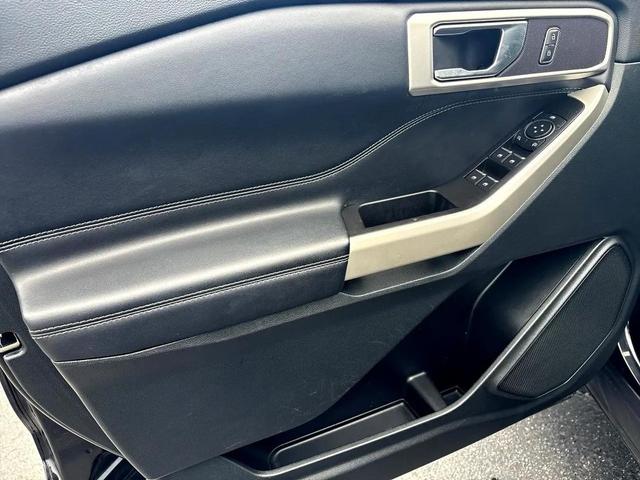 Photo of 2021 Agate Black Metallic Ford Explorer
