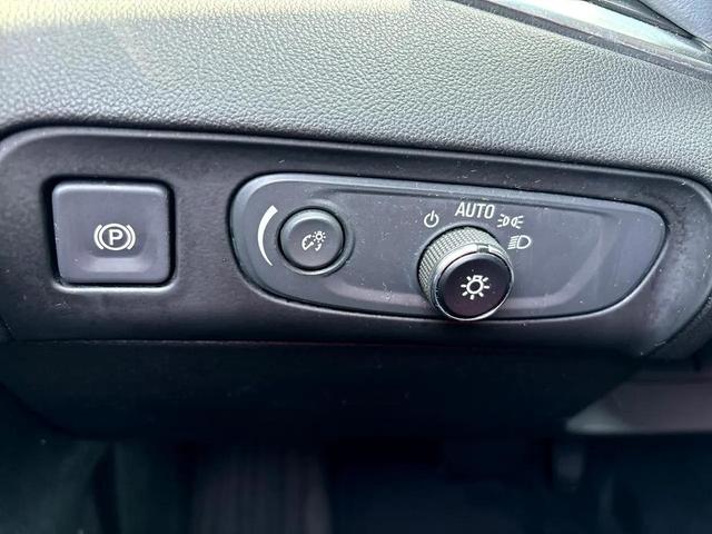 Photo of 2020 White Buick Enclave