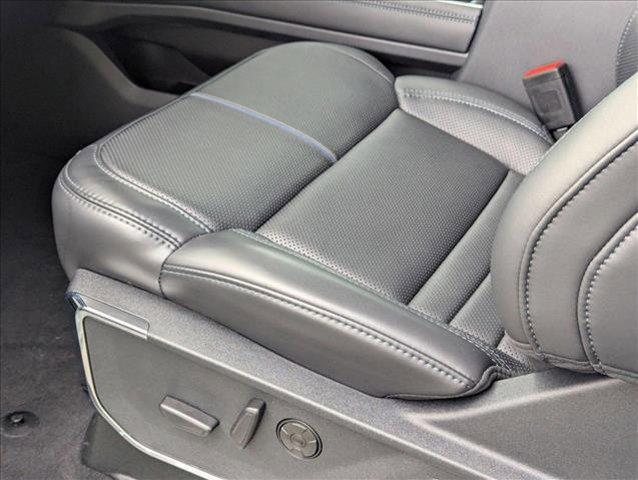 Photo of 2025 Star White Metallic Tri-Coat Ford F-350
