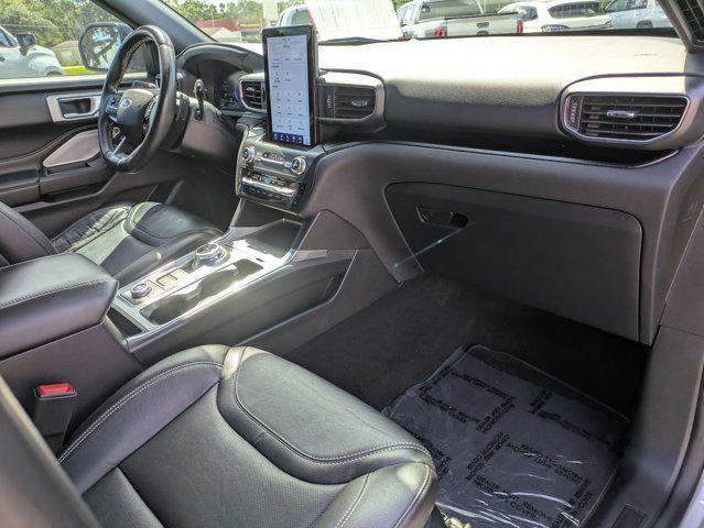 Photo of 2020 Iconic Silver Metallic Ford Explorer