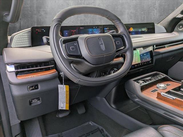 Photo of 2025 Sunrise Copper Metallic Pearlcoat Lincoln Navigator