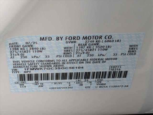 Photo of 2025 Star White Metallic Tri-Coat Ford Explorer