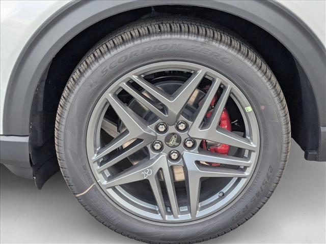 Photo of 2025 Star White Metallic Tri-Coat Ford Explorer