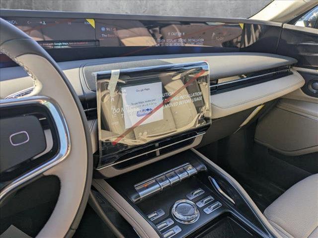 Photo of 2025 White Platinum Metallic Tri-Coat Lincoln Nautilus
