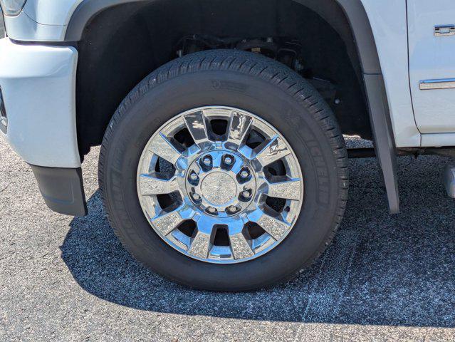 Photo of 2015 Summit White GMC Sierra 2500