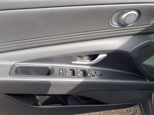 Photo of 2025 Gray Hyundai ELANTRA