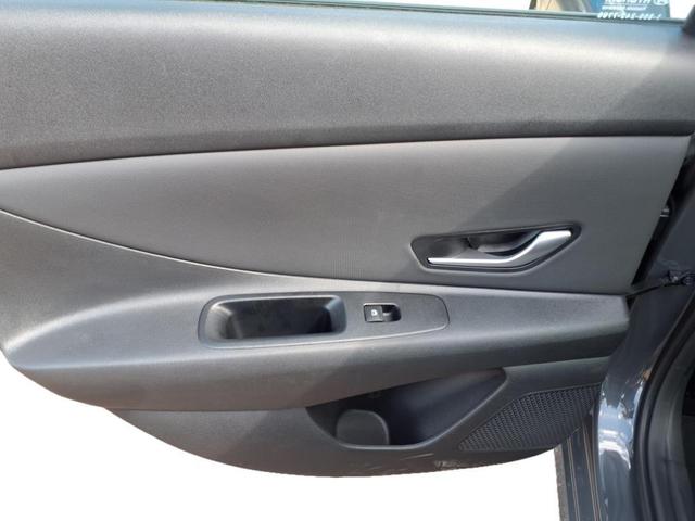 Photo of 2025 Gray Hyundai ELANTRA