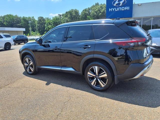 Photo of 2023 Black Nissan Rogue
