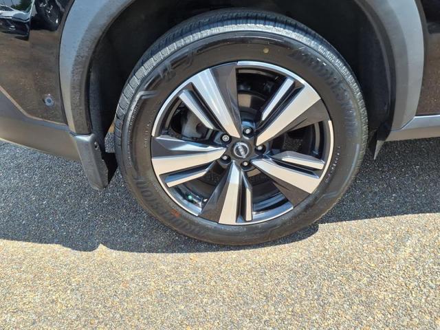 Photo of 2023 Black Nissan Rogue