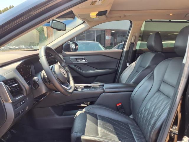 Photo of 2023 Black Nissan Rogue