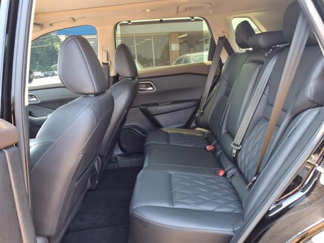 Photo of 2023 Black Nissan Rogue