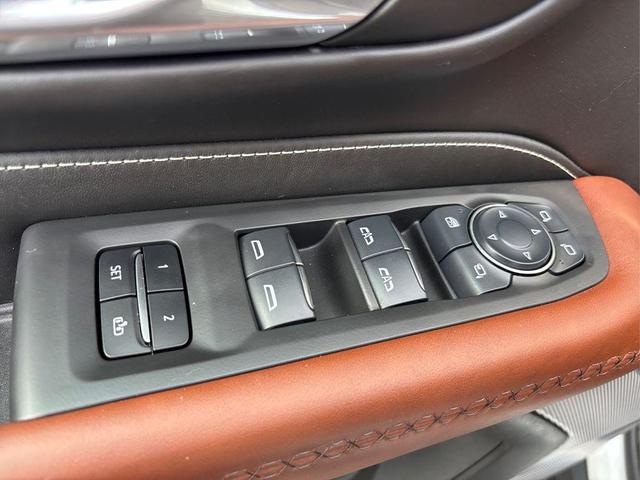 Photo of 2024 White Frost Tricoat GMC Yukon