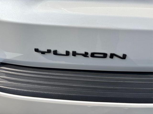 Photo of 2024 White Frost Tricoat GMC Yukon