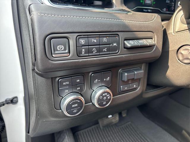 Photo of 2024 White Frost Tricoat GMC Yukon