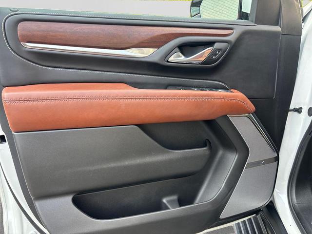 Photo of 2024 White Frost Tricoat GMC Yukon