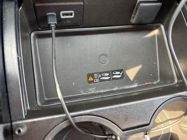 Photo of 2024 White Frost Tricoat GMC Yukon