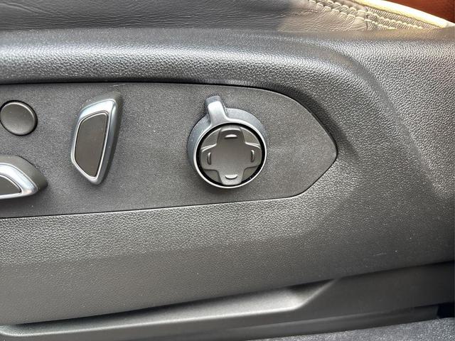 Photo of 2024 White Frost Tricoat GMC Yukon