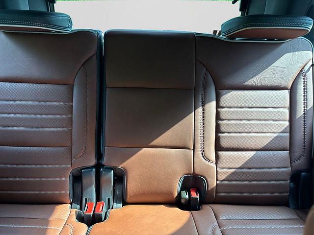 Photo of 2024 White Frost Tricoat GMC Yukon