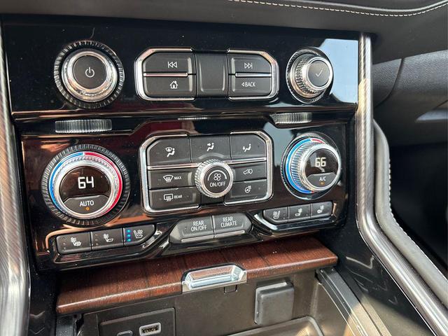 Photo of 2024 White Frost Tricoat GMC Yukon