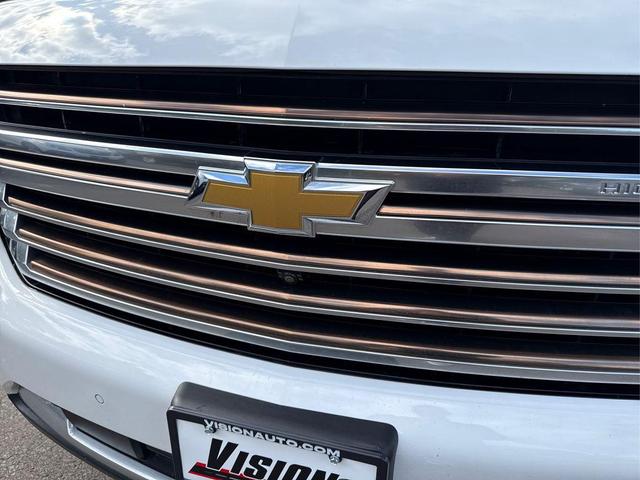 Photo of 2023 Summit White Chevrolet Tahoe