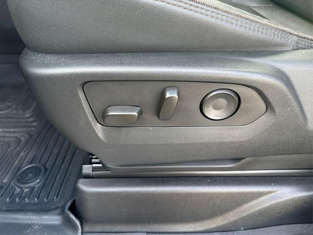 Photo of 2023 Summit White Chevrolet Tahoe