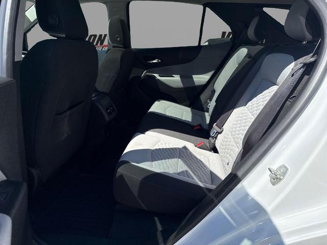 Photo of 2018 Summit White Chevrolet Equinox