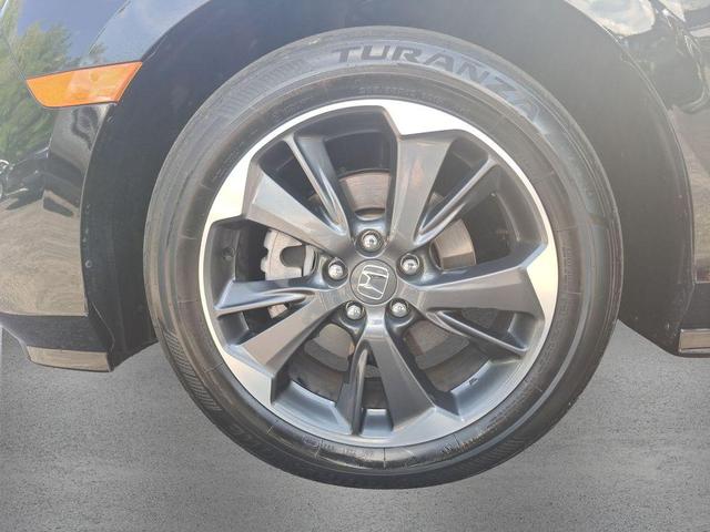 Photo of 2024 Crystal Black Pearl Honda Odyssey