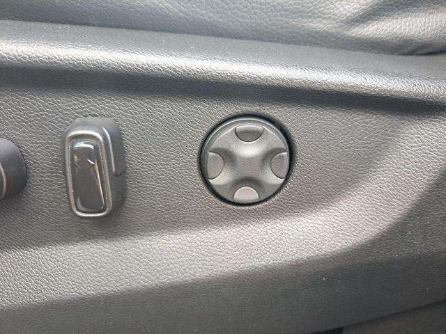Photo of 2024 Crystal Black Pearl Honda Odyssey