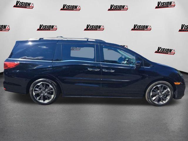 Photo of 2024 Crystal Black Pearl Honda Odyssey