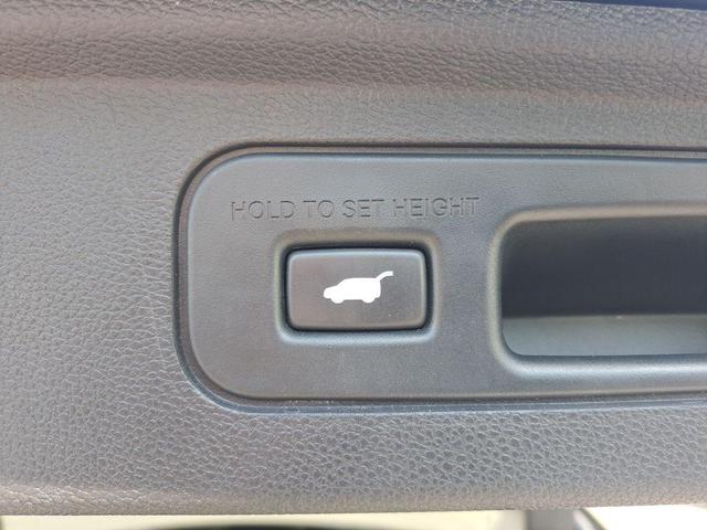 Photo of 2024 Crystal Black Pearl Honda Odyssey