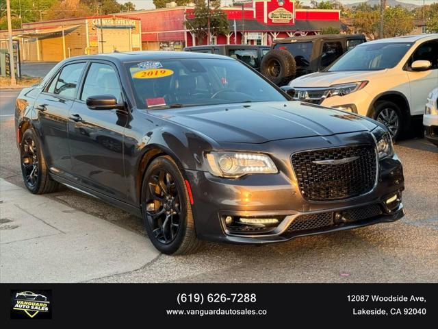 2019 Chrysler 300