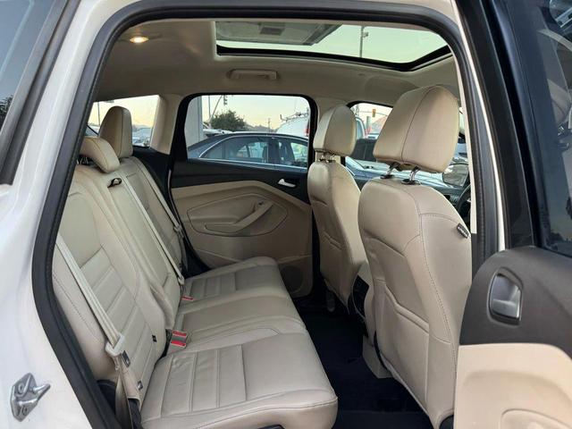 Photo of 2017 White Ford C-Max Energi