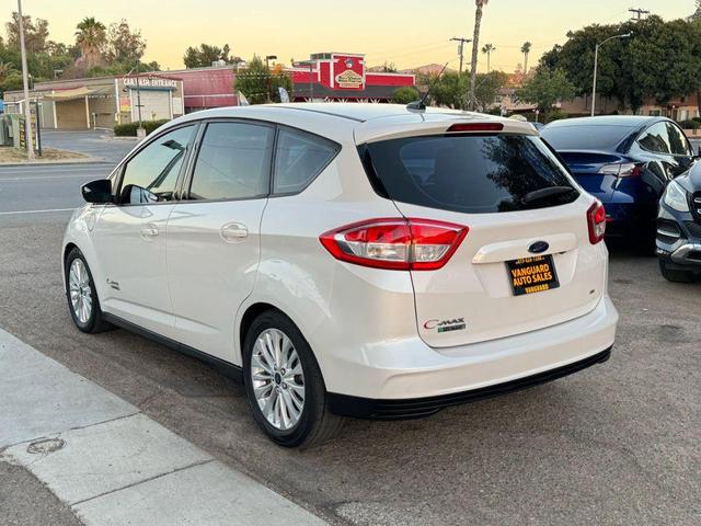 Photo of 2017 White Ford C-Max Energi