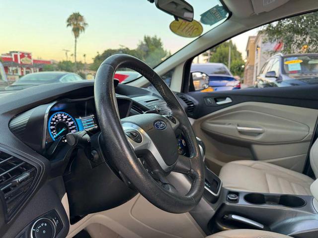 Photo of 2017 White Ford C-Max Energi