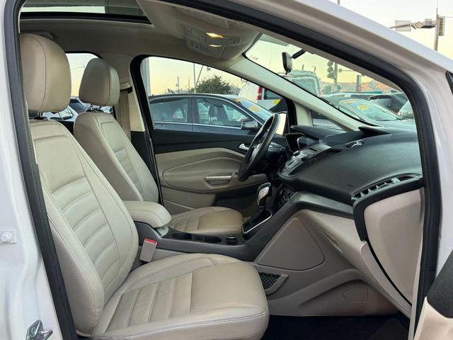 Photo of 2017 White Ford C-Max Energi