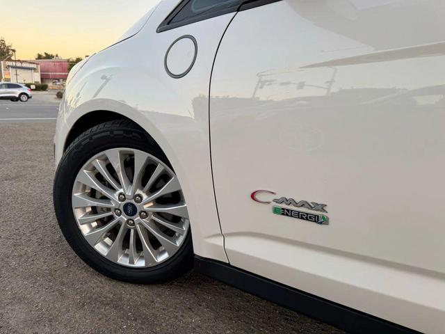 Photo of 2017 White Ford C-Max Energi