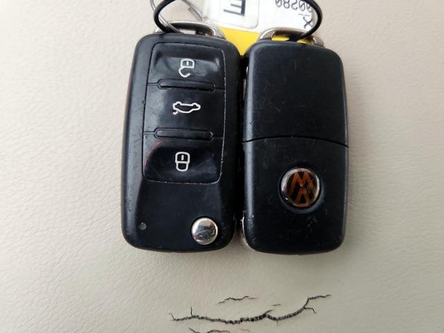 Photo of 2014 Burgundy Volkswagen Passat