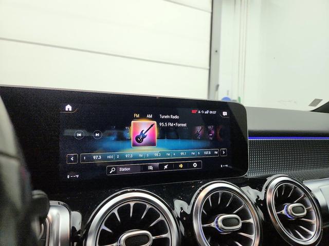 Photo of 2021 Blue Mercedes-Benz GLB 250
