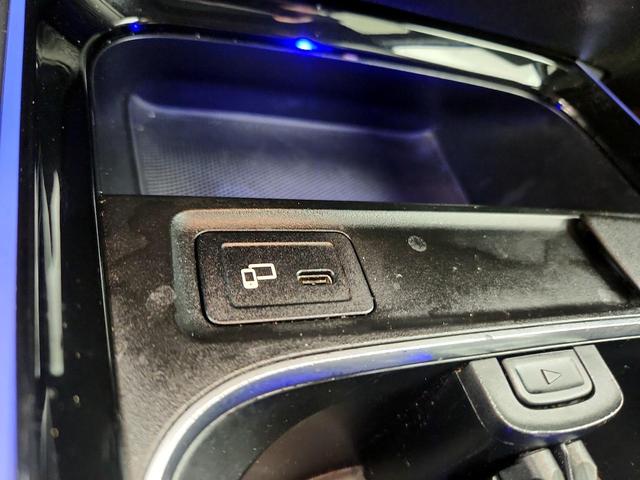Photo of 2021 Blue Mercedes-Benz GLB 250