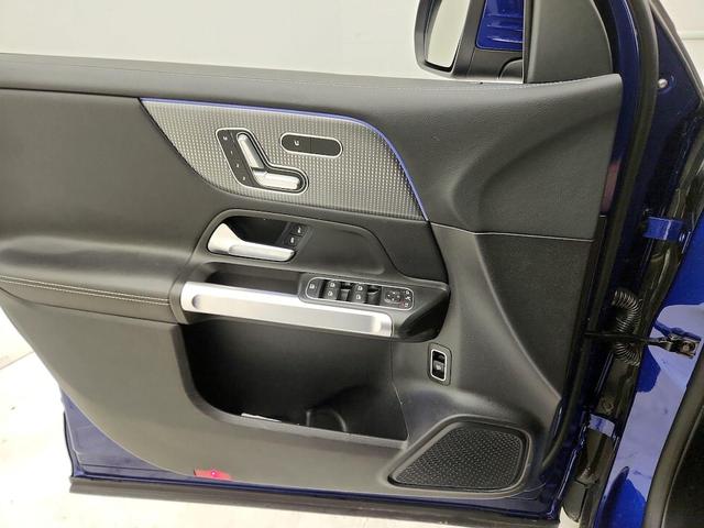 Photo of 2021 Blue Mercedes-Benz GLB 250