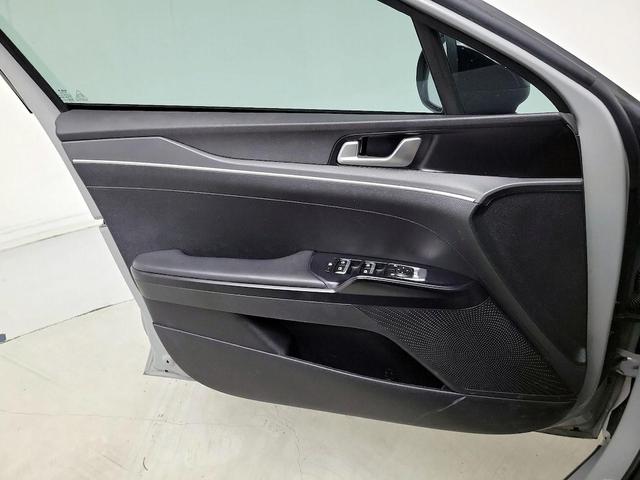 Photo of 2022 Gray Kia K5