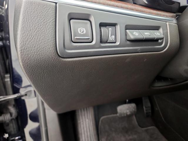 Photo of 2022 Blue Cadillac XT5