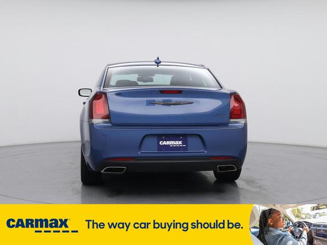 Photo of 2021 Blue Chrysler 300