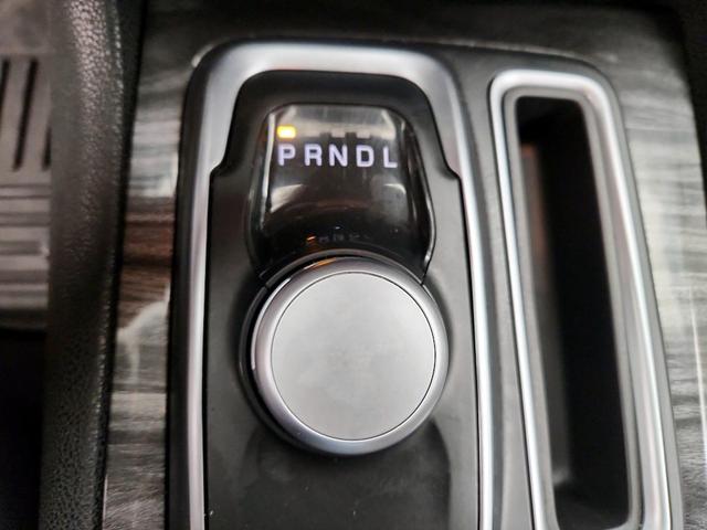 Photo of 2021 Blue Chrysler 300